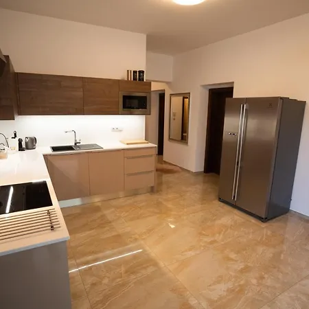 Apartment Black Field
